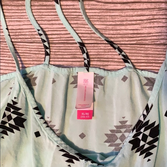 No Boundaries Tank Top - Picture 4 of 4